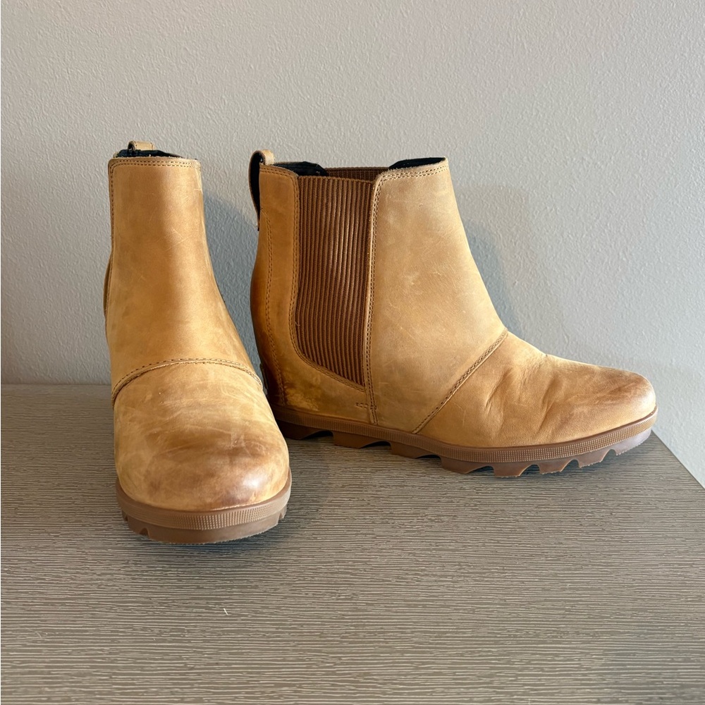 SOREL | Joan of Arctic Wedge II Chelsea Camel Boot